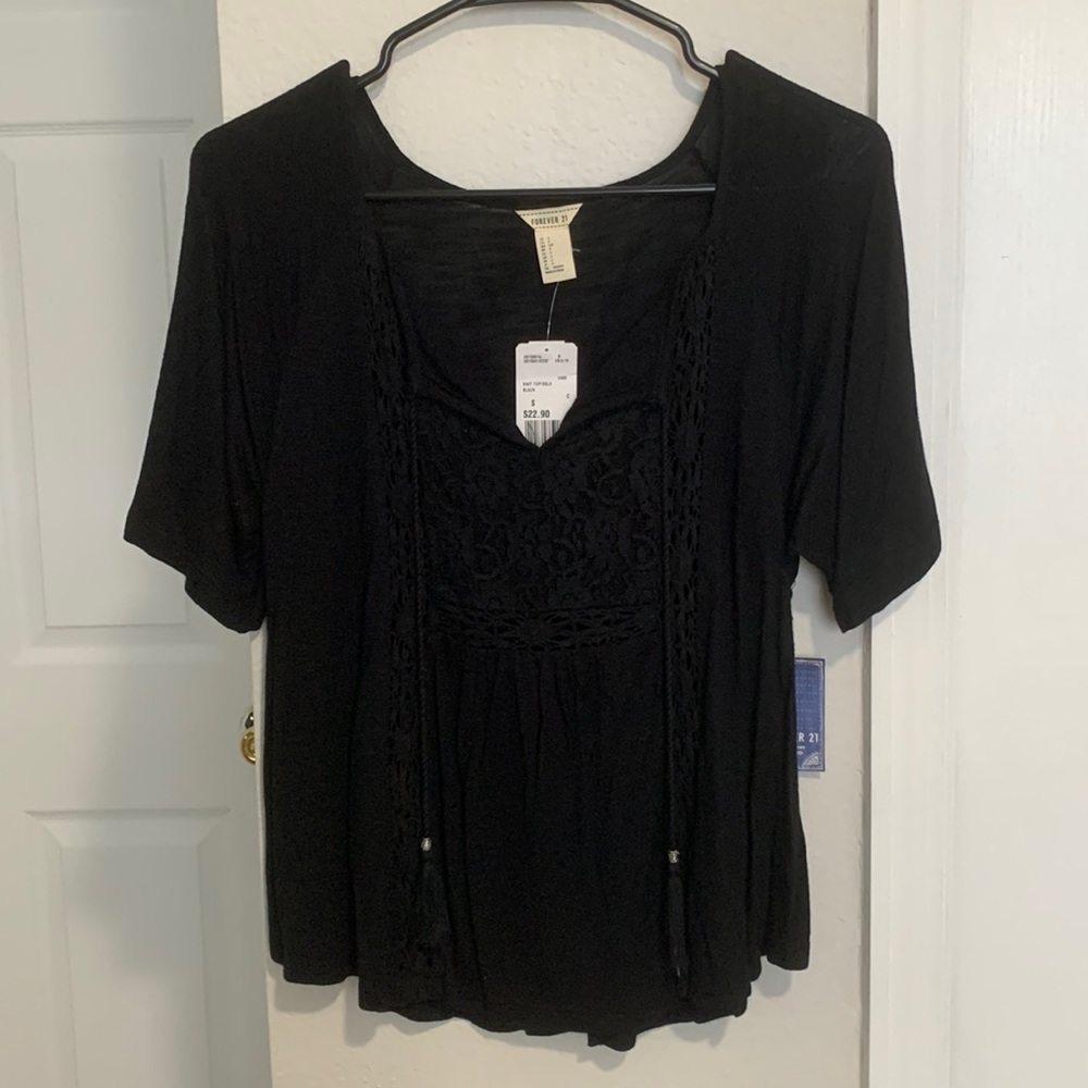 Brand new tags still on Forever 21 short sleeve top